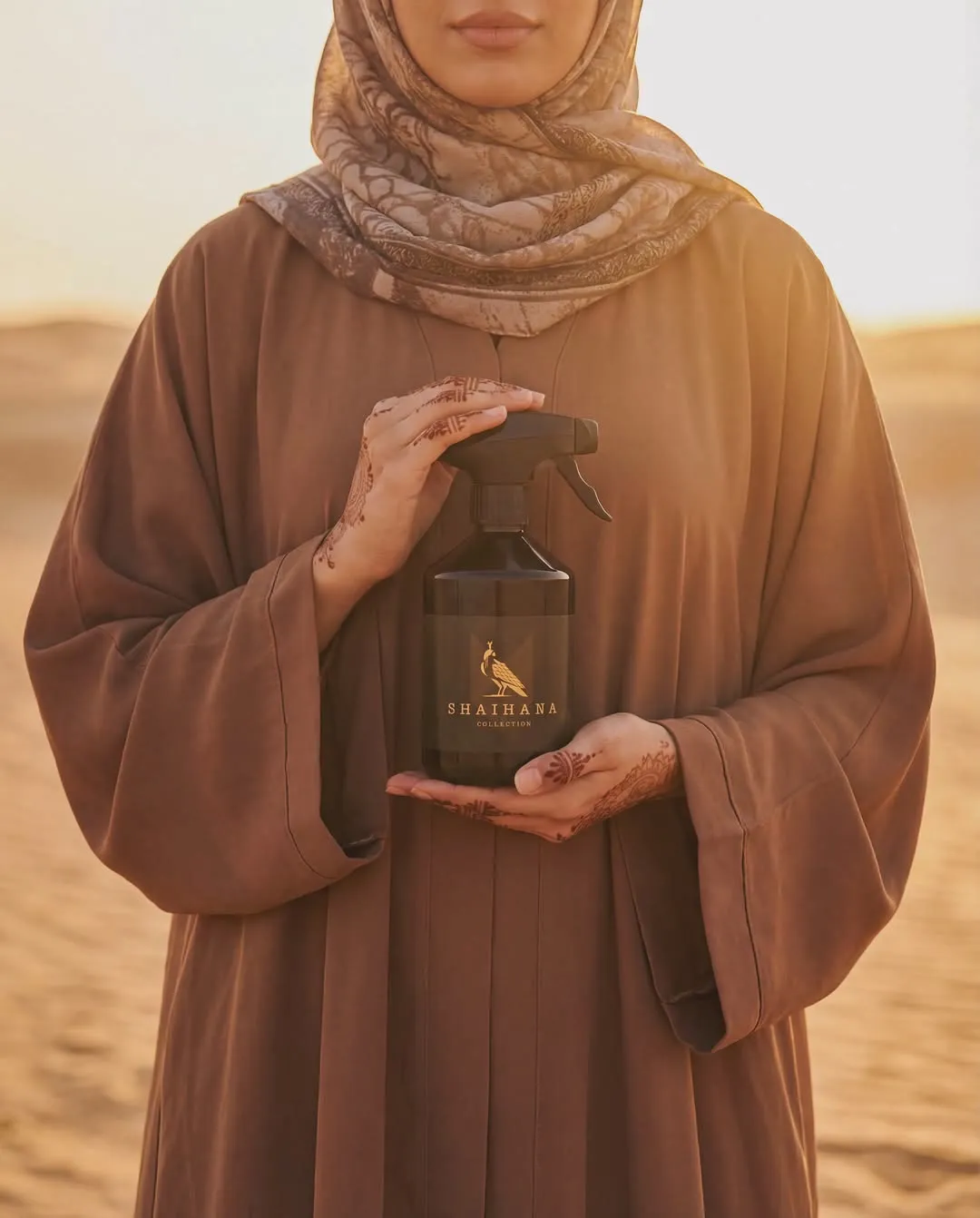 عبوة رذاذ عطري في الصحراء